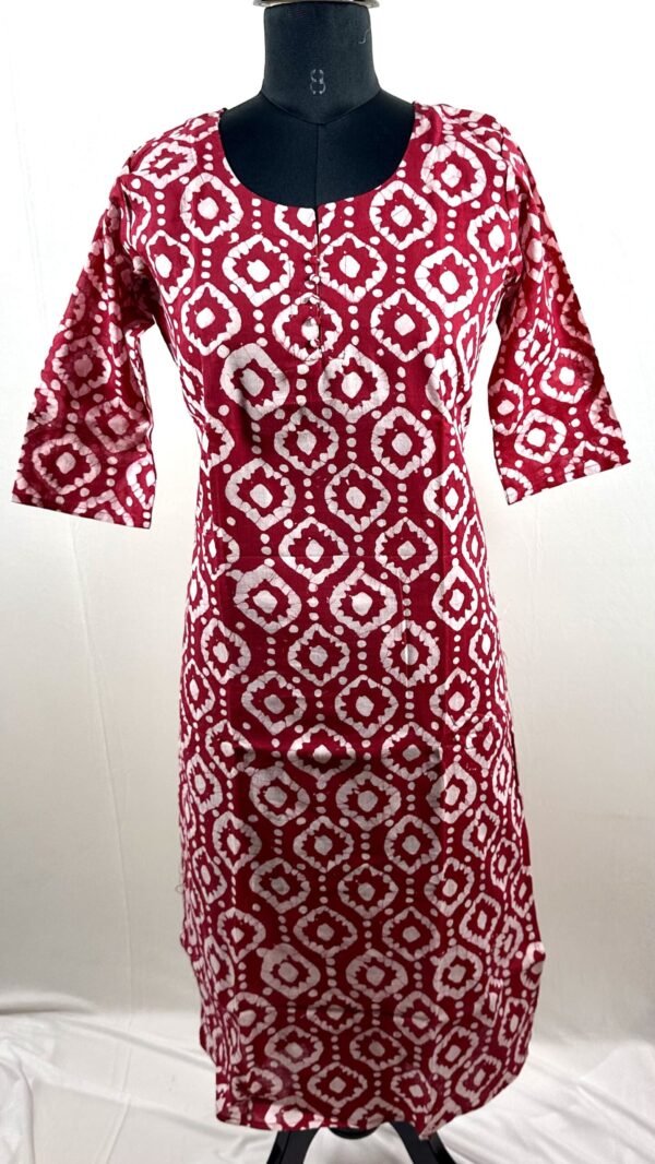 Red and white printed cotton kurthi