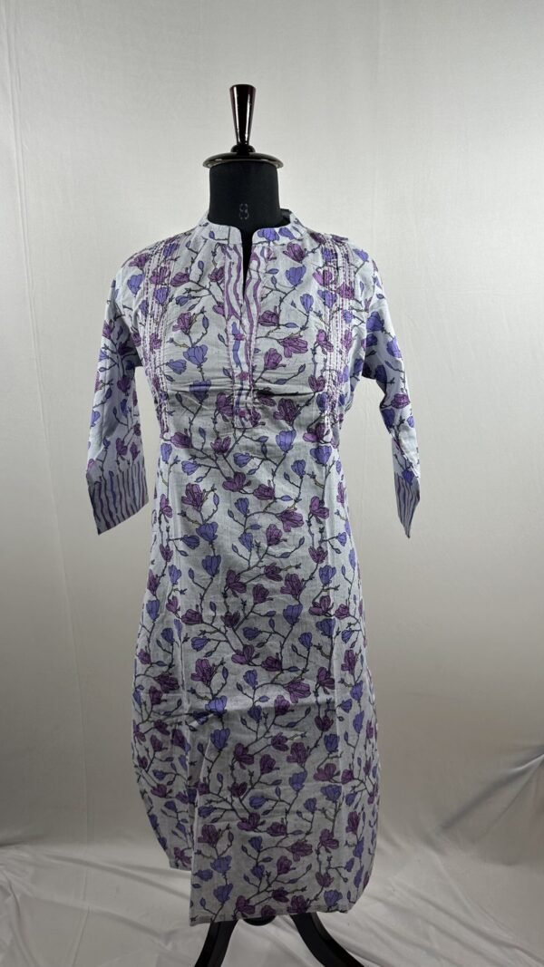 Light violet floral design kurthi